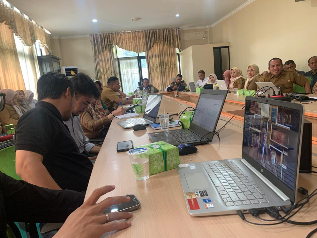 Rapat koordinasi Coastal Clean Up Hari Lingkungan Hidup Sedunia di kantor Dinas Lingkungan Hidup dan Kehutanan Provinsi Banten