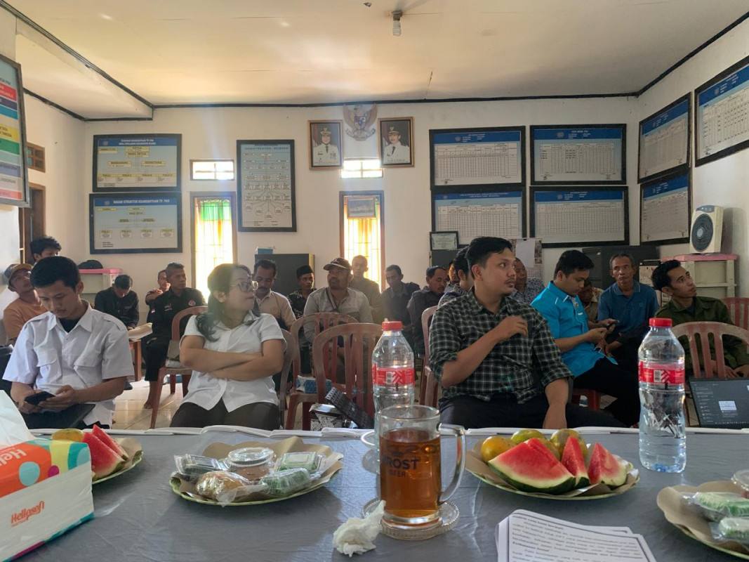 Rapat koordinasi Penyiapan dan Pengembangan Perhutanan Sosial di desa Cipelabuh Kecamatan Cijaku Kabupaten Lebak