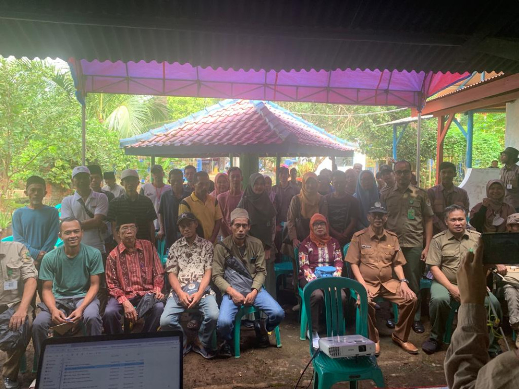 Pelatihan pembuatan pupuk Bokashi, Bokashi adalah bahan organik yang telah difermentasi untuk memperbaiki tanah sebagai upaya meningkatkan unsur hara dalam tanah di Kecamatan Kroncong Kabupaten Pandeglang Banten