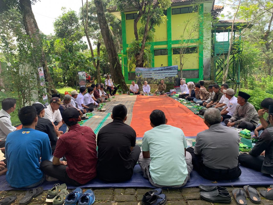 Bimbingan teknis masyarakat daerah penyangga kawasan bernilai ekosistem penting konservasi dengan Dinas Lingkungan Hidup Provinsi Banten