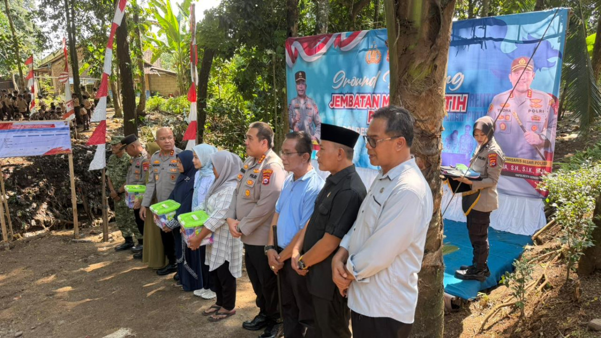 DLHK Provinsi Banten dan Polresta Serang Kota Kolaborasi Groundbreaking Jembatan dan Penanaman 1.000 Pohon di Desa Cisaat