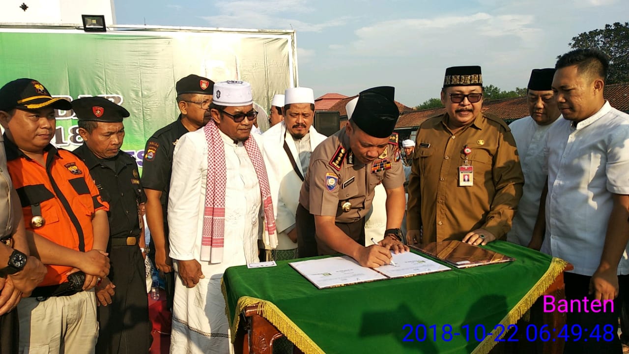 Acara Hari Santri Nasional Serta Penandatanganan MOU antara Direktorat Pembinaan Masyarakat Polda Banten dengan DLHK