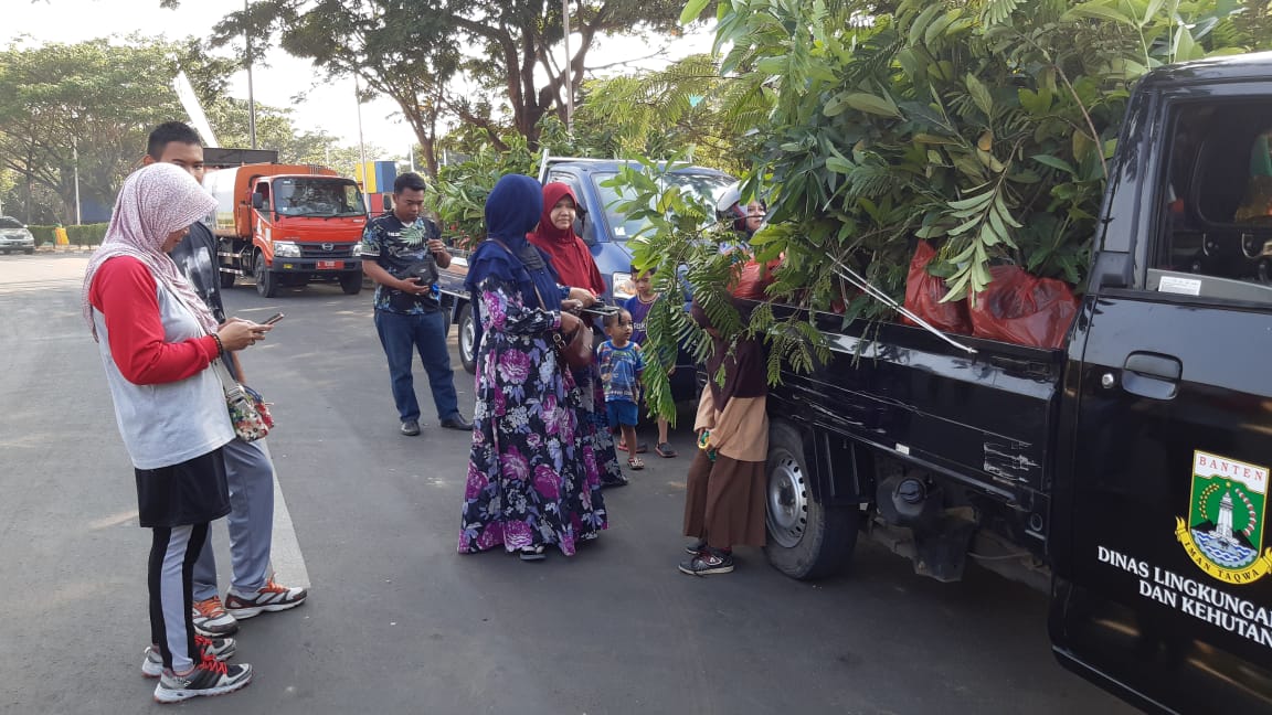 Pembagian Bibit Gratis dari DLHK kepada Masyarakat, Dalam rangka HUT Provinsi Banten 2019