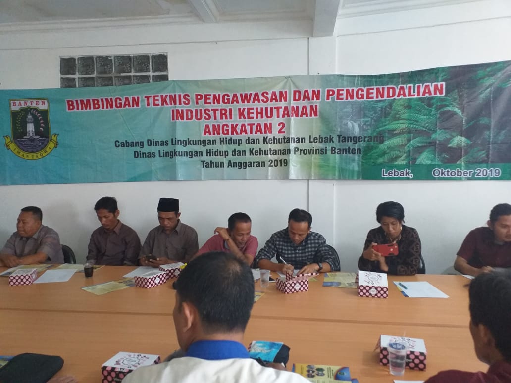 Pengawasan dan Pengendalian Industri Kehutanan di Lebak