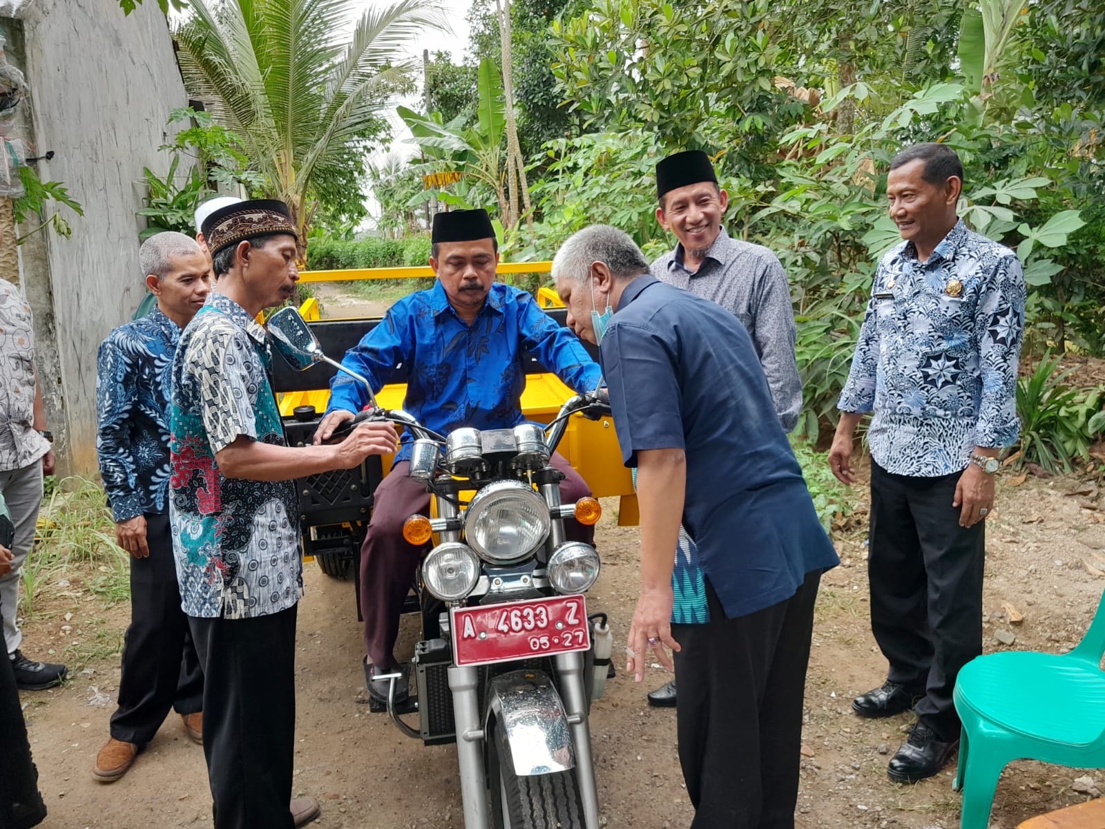 Penyerahan Cator ke Bank Sampah di Kecamatan Walantaka