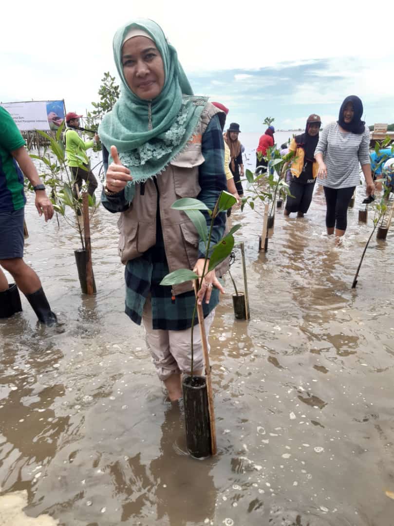 Investasi Bumi Untuk Warisan Negeri, Menanam Bibit Produktif dan Mangrove bersama Manulife dan Dompet Duafa