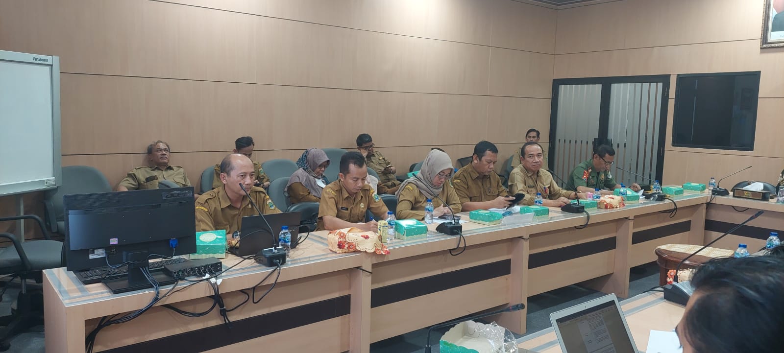 Ekpose Profil Tahura Banten Dalam Rangka Pembahasan Ranperda Pengelolaan Tahura Banten Di Ruang Rapat Komisi 2 DPRD